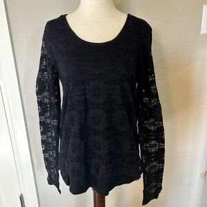 New with tags lilla p black lace overlay long sleeve blouse size medium